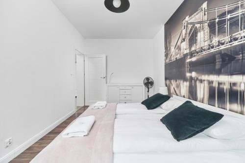 Apartments Odra Tower Wrocław by Noclegi Renters - image 5