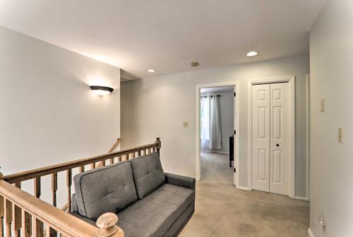 Stroudsburg Hideaway with Community Pool Access - image 9