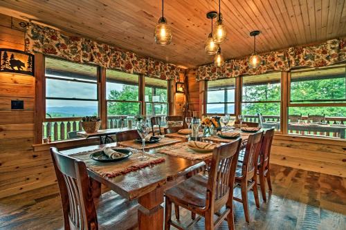Grand Londonderry Home with Ski Mountain Views! - image 4