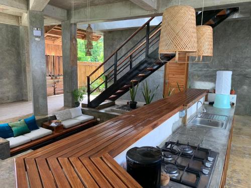Kaha Island Stay in Santa Monica