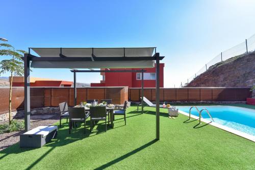 Three-Bedroom Villa image 2