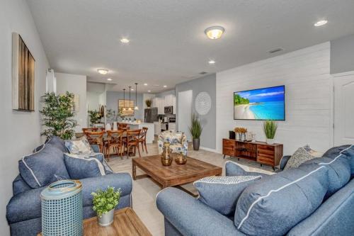 Luxury Home 7 Bedrooms Near Disney! villa - image 3