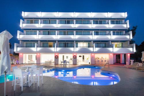 Typic Marina Playa - Adults Only