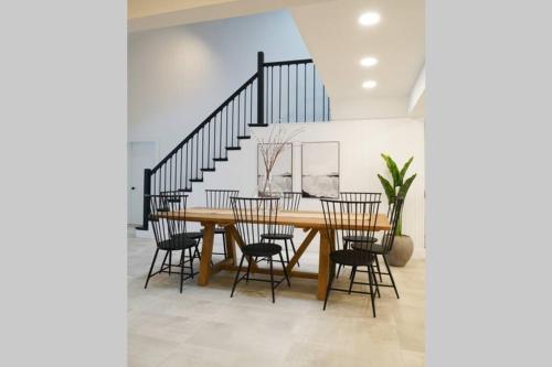 Remodeled 4BR Pool Home/IMG Golf View/Near Beaches in Bradenton, USA