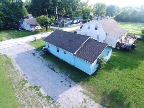 Gallatin Home Minutes from Everything!!! - image 7