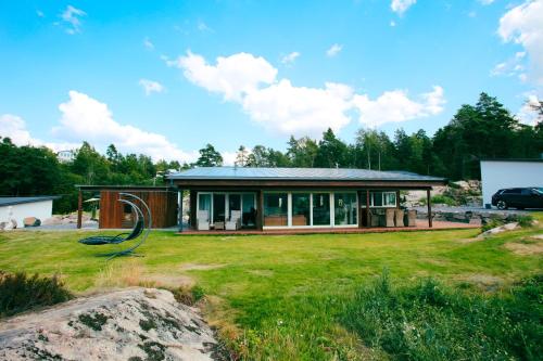 Modern cabin with a panoramic view of the Oslo Fjord in Nordre Frogn