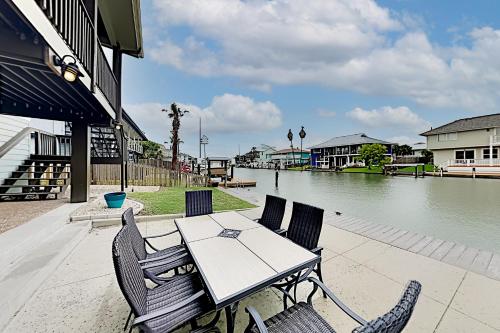 Waterfront Wonder - Outdoor Kitchen & Private Dock home - main image