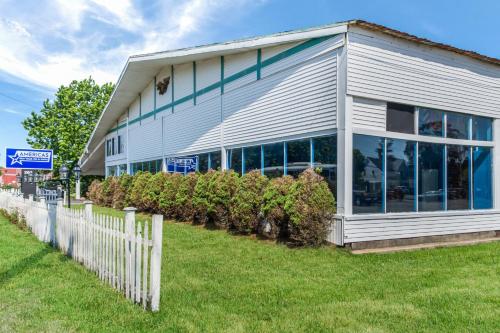 America's Best Value Inn & Suites/Hyannis in Hyannis, USA