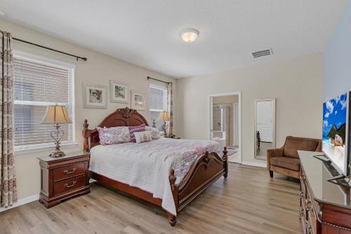 9BR Mansion - Family Resort - Private Pool Hot Tub and Games! - image 8