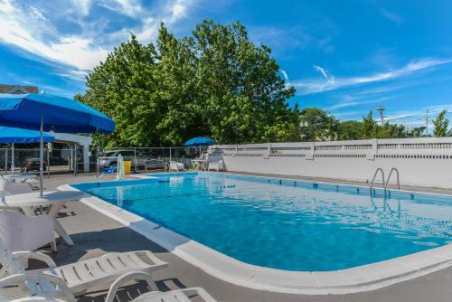 America's Best Value Inn & Suites/Hyannis