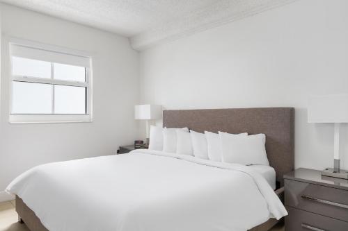 Fortune House Hotel Suites - image 5