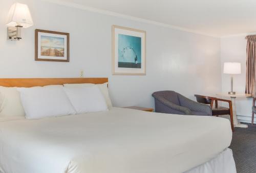 America's Best Value Inn & Suites/Hyannis