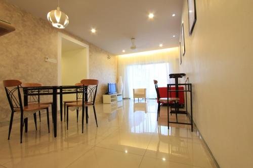 Vista Horizon Condo