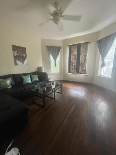 Clean, spacious, inexpensive queen BR