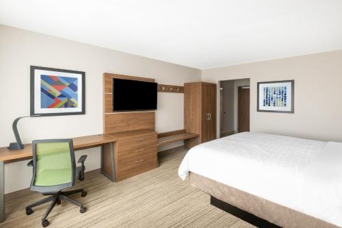 Holiday Inn Express & Suites - Phoenix - Airport North, an IHG Hotel