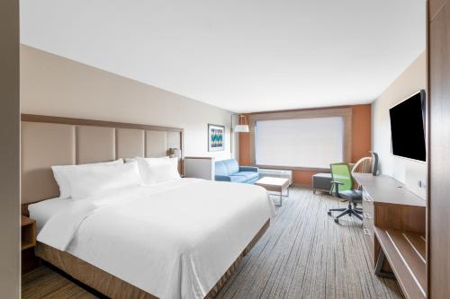 Holiday Inn Express & Suites - Phoenix - Airport North, an IHG Hotel