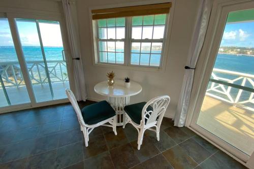 Arawak Beach Club King Bed Suite w/ Kitchenette #9