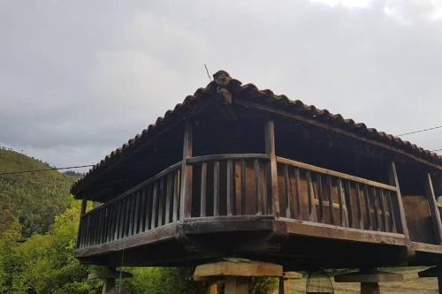  Preciosa casona con hórreo in Ribadesella