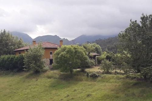  Preciosa casona con hórreo in Ribadesella