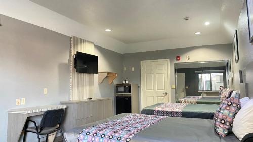 Island Suites Hobby Airport - image 5