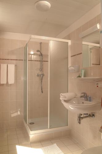 Comfort Single Room image 4