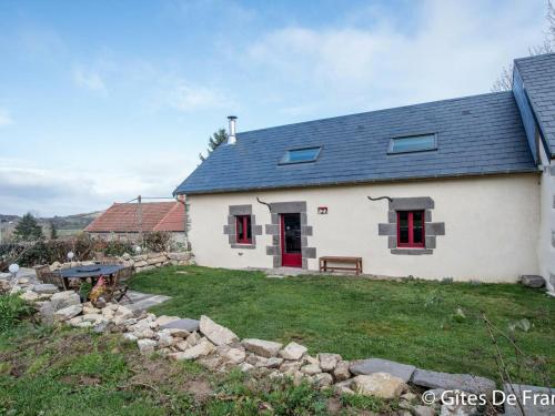 Gîte Pulvérières, 3 pièces, 4 personnes - FR-1-630-63 gîte à louer Vulcania