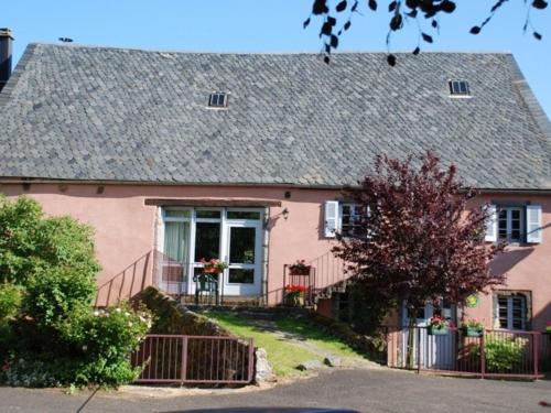Gîte Vernines, 4 pièces, 6 personnes - FR-1-630-30 gîte à louer Rochefort-Montagne
