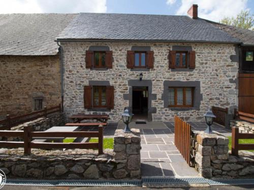 Gîte Herment, 5 pièces, 7 personnes - FR-1-630-44 gîte à louer Verneugheol