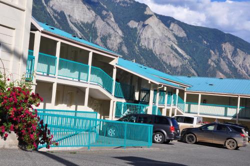 Canadas Best Value Inn Mile-0-Motel Lillooet - Accommodation