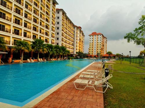 ทางเข้า, OYO HOME 90301 Suria Service Apartments @ Bukit Merak Laketown Resort in บูคิท เมราห์