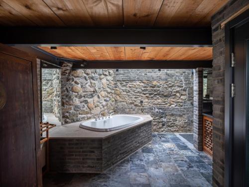 311870996 Brickyard Retreat at Mutianyu Great Wall Adjoin to Mutianyu Great Wall - Room with the View of Great Wall - Free Chinese massage experience - Vehicle Shuttle Service - International Catering - SPA& Nail Beauty Facilities