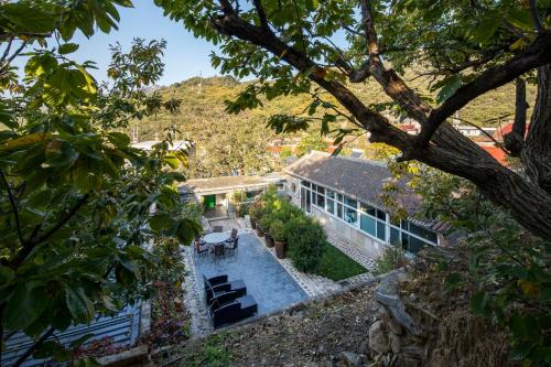 311871319 Brickyard Retreat at Mutianyu Great Wall Adjoin to Mutianyu Great Wall - Room with the View of Great Wall - Free Chinese massage experience - Vehicle Shuttle Service - International Catering - SPA& Nail Beauty Facilities