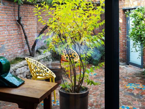 311871350 Brickyard Retreat at Mutianyu Great Wall Adjoin to Mutianyu Great Wall - Room with the View of Great Wall - Free Chinese massage experience - Vehicle Shuttle Service - International Catering - SPA& Nail Beauty Facilities
