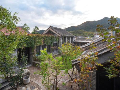 311871421 Brickyard Retreat at Mutianyu Great Wall Adjoin to Mutianyu Great Wall - Room with the View of Great Wall - Free Chinese massage experience - Vehicle Shuttle Service - International Catering - SPA& Nail Beauty Facilities