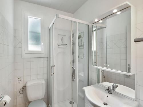 Charming Holiday Home in Saint-Savinien with Jacuzzi gîte à louer Port-d'Envaux