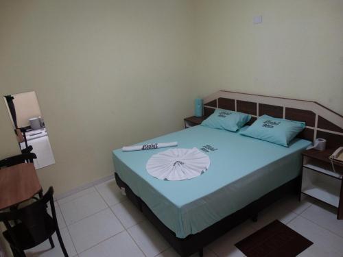 Classic Single Room image 7