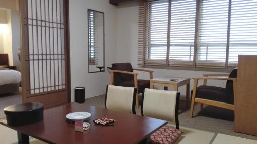 Room with Tatami Area - Smoking