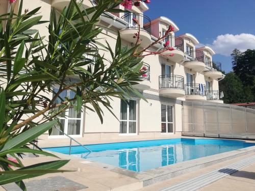 Hotel Villa Park – Szilvásvárad, FL