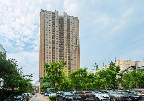 Peninsula Season Hotel Apartment