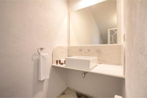 Genteel Home Palacio Abades - image 3