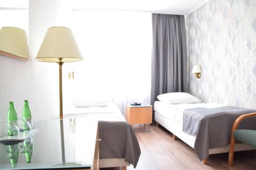 2 twin beds