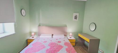 One-Bedroom Apartment image 10