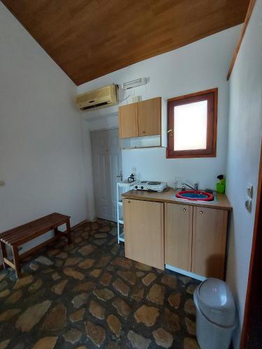 Beautiful house located on a hill, with a spectacular sea view in Koumeika