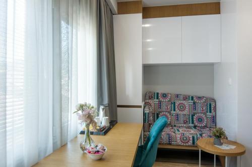 One-Bedroom Apartment image 10