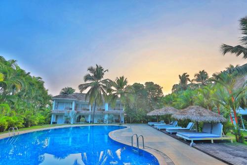 Peldbaseins, Malabar Ocean Front Resort & Spa in Nilešvara