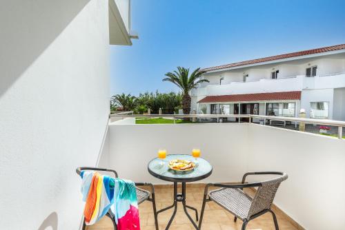 Mrs. Chryssana Beach Hotel - image 10