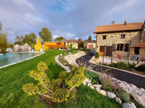 Villa with Garden View