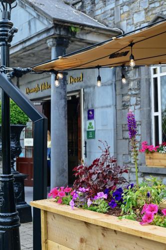 Abbey Court - image 2