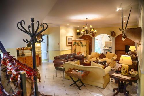 Pub/Lounge, Auberge De Courtrai in Paarl