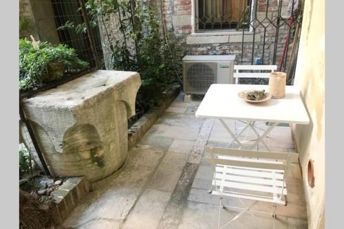 Appartamento tipico con corte privata, Венеция (фото 9)